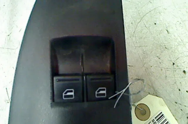 Commande lève-glace porte avant gauche SEAT LEON occasion