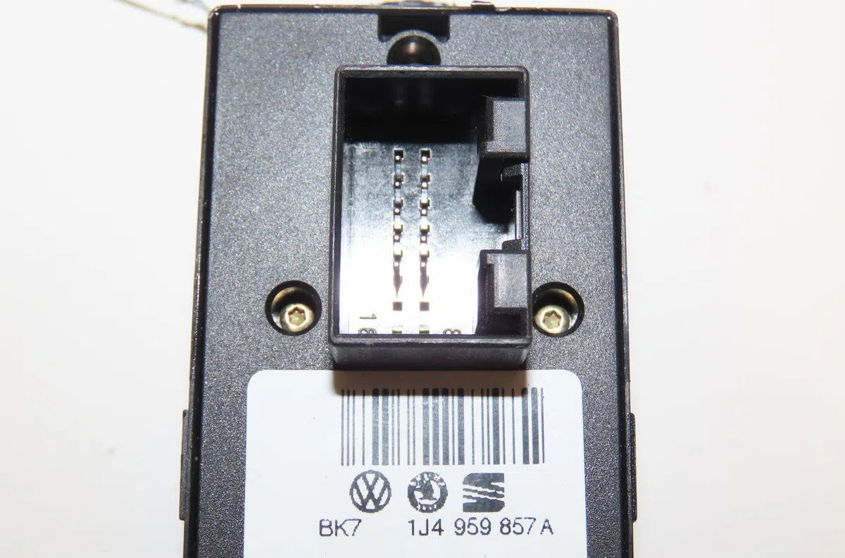 Commande lève-glace porte avant gauche Skoda OCTAVIA I Combi (1U5) 1.9 tdi (1998-2010) occasion