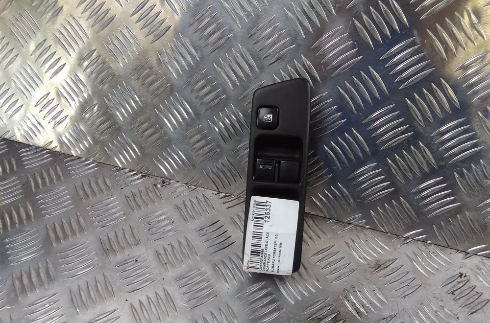 Commande lève-glace porte avant gauche SUBARU FORESTER I 1999 occasion