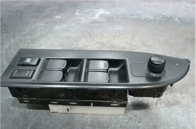 Commande lève-glace porte avant gauche Suzuki GRAND VITARA II (JT, TE, TD) 1.9 ddis traction intégrale (jt419, td44, jb4