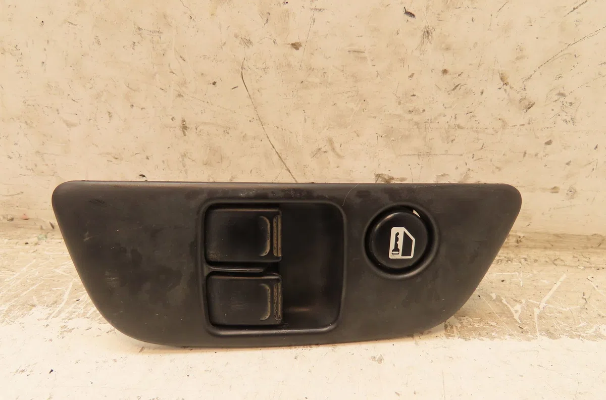 Commande lève-glace porte avant gauche Suzuki IGNIS II (MH) 1.3 ddis (rm413d) (2003) occasion
