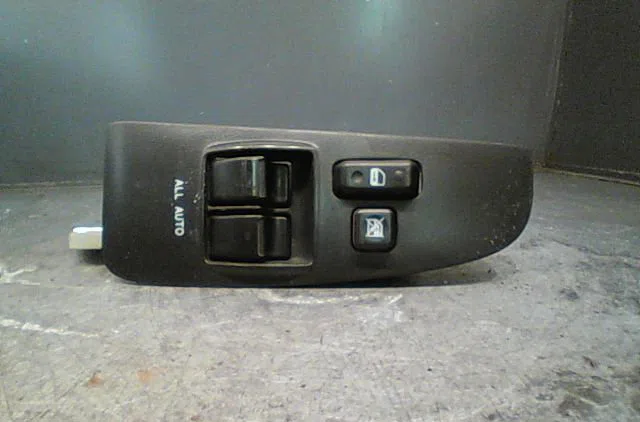 Commande lève-glace porte avant gauche TOYOTA AVENSIS 2004 occasion