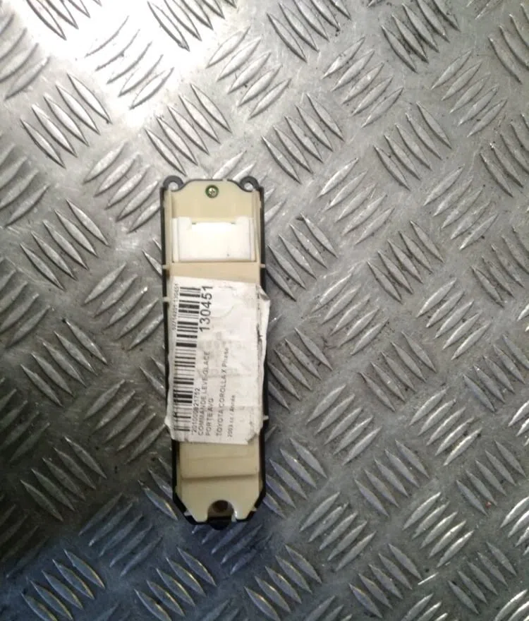 Commande lève-glace porte avant gauche Toyota COROLLA Verso (_E12_) 2.0 d-4d (cde120_) (2002-2004) occasion