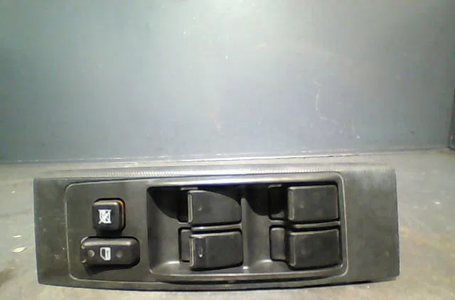 Commande lève-glace porte avant gauche Toyota COROLLA Verso (ZER_, ZZE12_, R1_) 2.0 d-4d (cur10_) (2004-2009) occasion