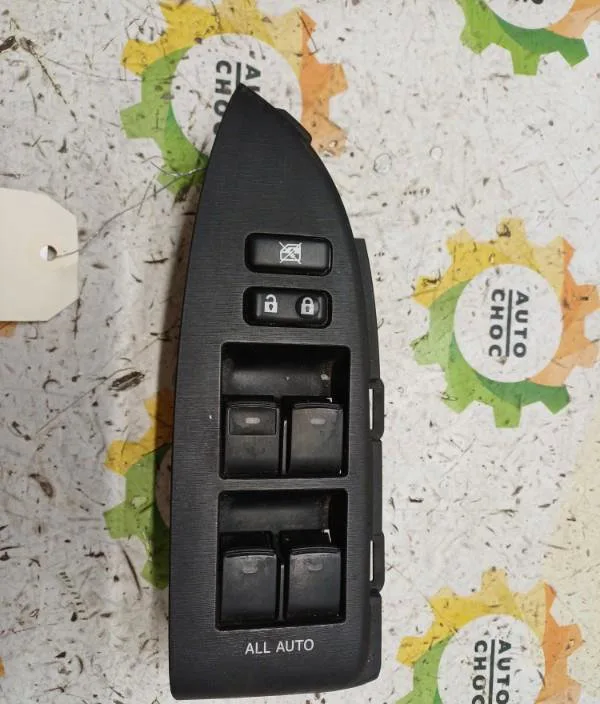 Commande lève-glace porte avant gauche TOYOTA PRIUS 3 PHASE 1 occasion