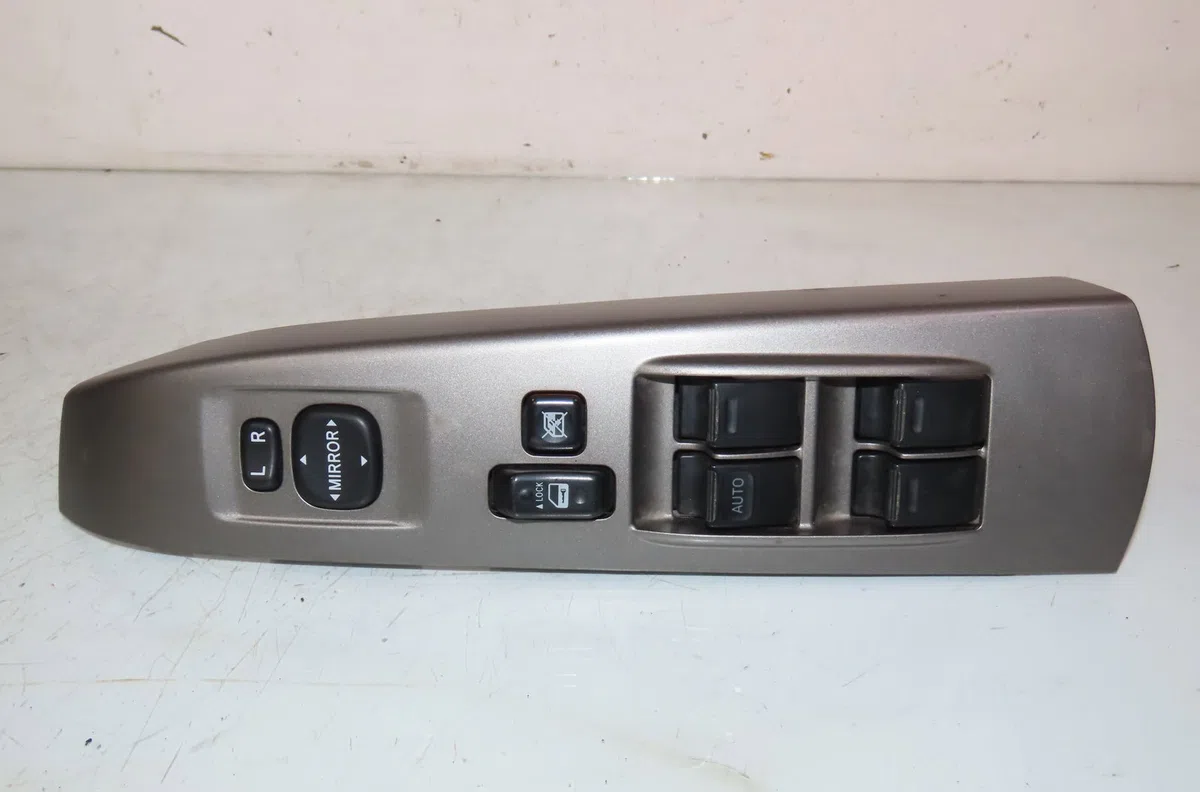 Commande lève-glace porte avant gauche TOYOTA PRIUS occasion