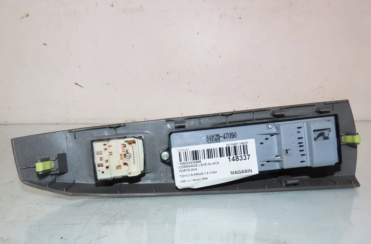 Commande lève-glace porte avant gauche TOYOTA PRIUS occasion