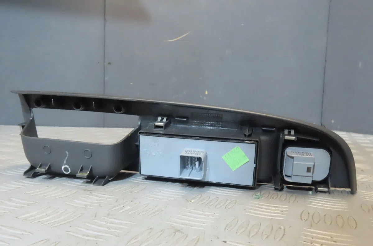 Commande lève-glace porte avant gauche Volkswagen GOLF V (1K1) 2.0 tdi (2003-2008) occasion