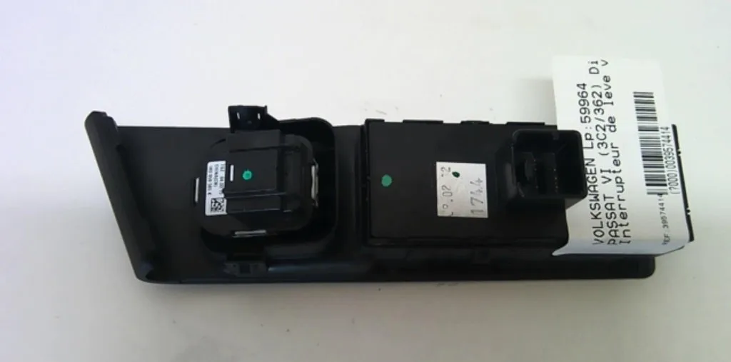 Commande lève-glace porte avant gauche Volkswagen PASSAT B7 Variant (365) 2.0 tdi (2010-2014) occasion