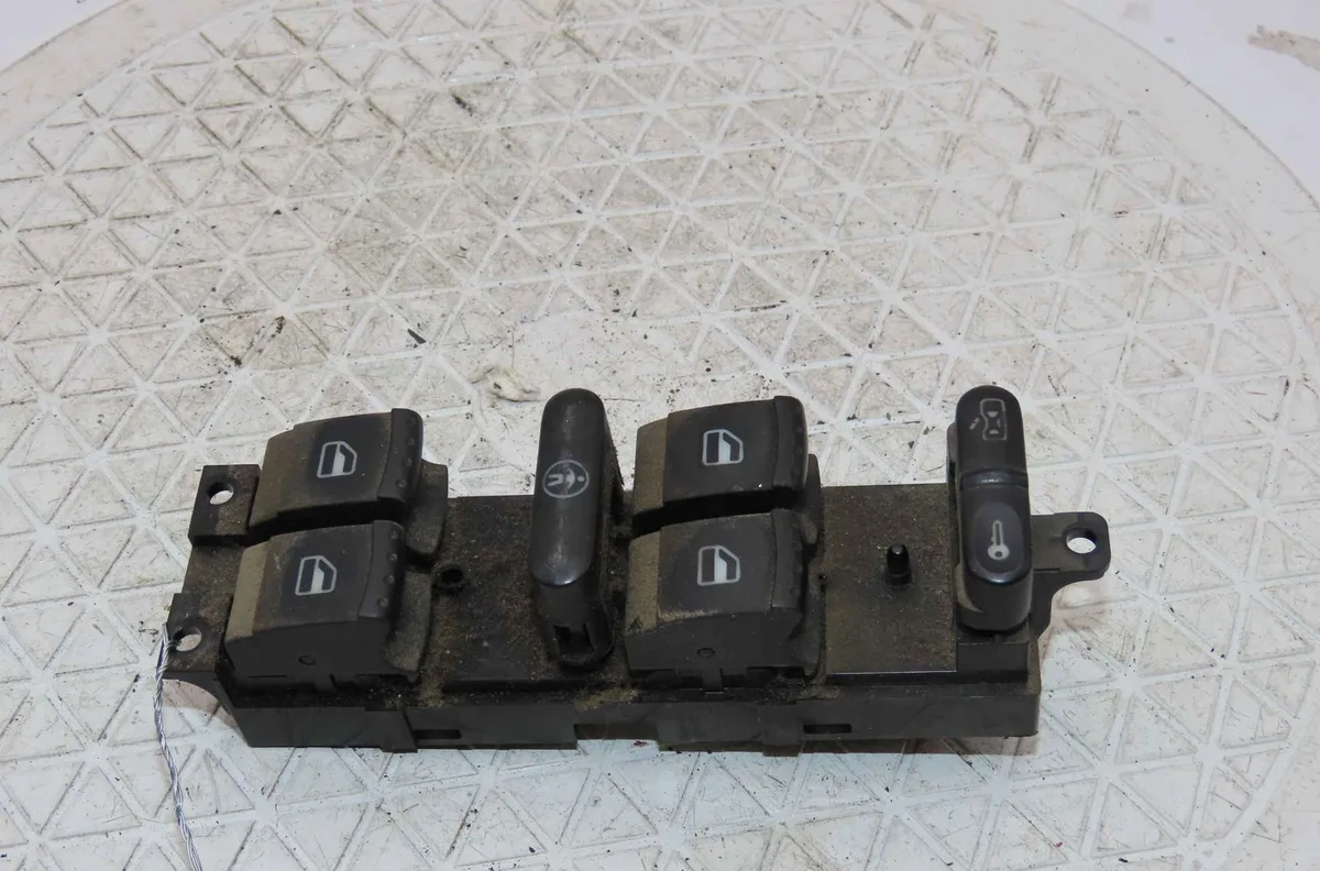 Commande lève-glace porte avant gauche VOLKSWAGEN PASSAT IV occasion