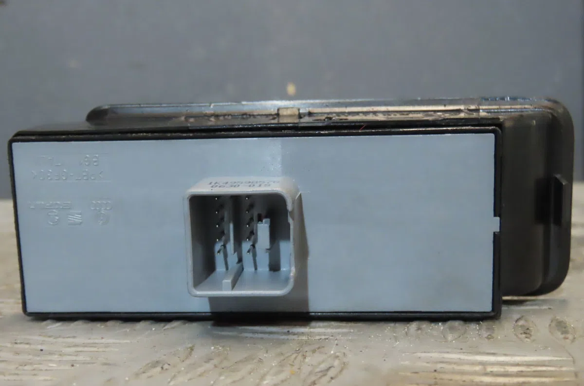 Commande lève-glace porte avant gauche VOLKSWAGEN POLO occasion