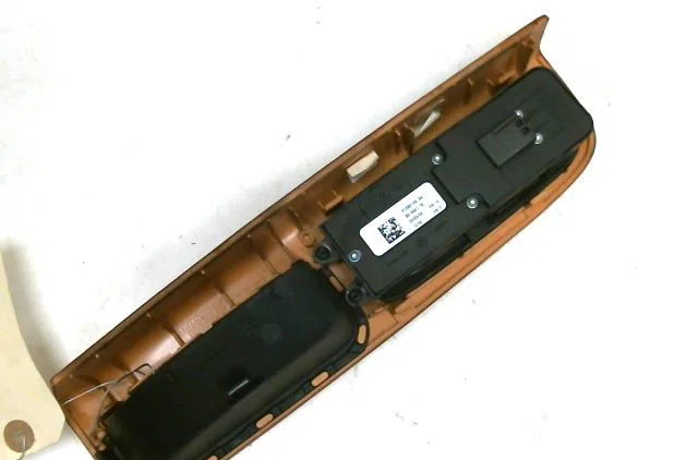 Commande lève-glace porte avant gauche VOLVO C30 occasion