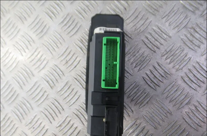 Commande lève-glace porte avant gauche Volvo V70 II (285) D5 (2005-2008) occasion
