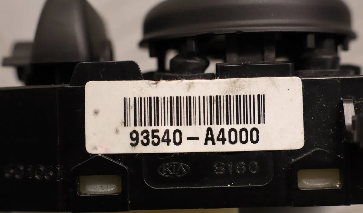 Commande rétroviseurs extérieures électriques Kia CARENS IV 1.7 crdi (2013) occasion