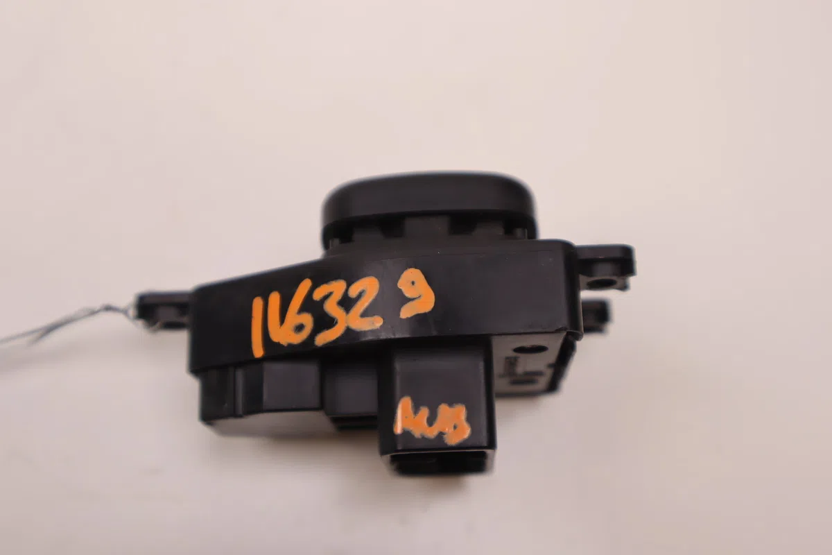 Commande rétroviseurs extérieures électriques Mazda 323 F VI (BJ) 2.0 td (1998-2001) 5 portes occasion