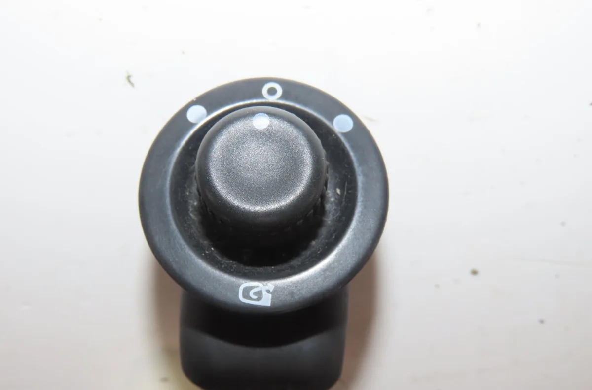 Commande rétroviseurs extérieures électriques Renault CLIO IV Grandtour (KH_) 1.5 dci 90 (khn3, khn4) (2012) 5 portes oc