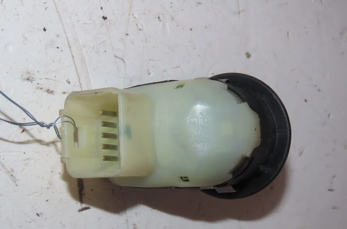 Commande rétroviseurs extérieures électriques Renault GRAND SCÉNIC II (JM0-1_) 1.9 dci (jm0g, jm12, jm1g, jm2c) (2004-20