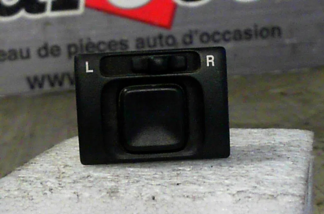 Commande rétroviseurs extérieures électriques Suzuki GRAND VITARA I (FT, HT) 2.0 hdi 110 4x4 (sq 420d) (2001-2003) occas