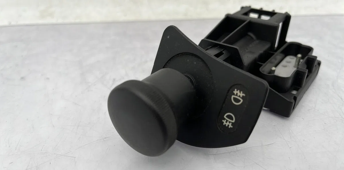 Commande toit ouvrant BMW SERIE 3 E36 COMPACT occasion — photo 3