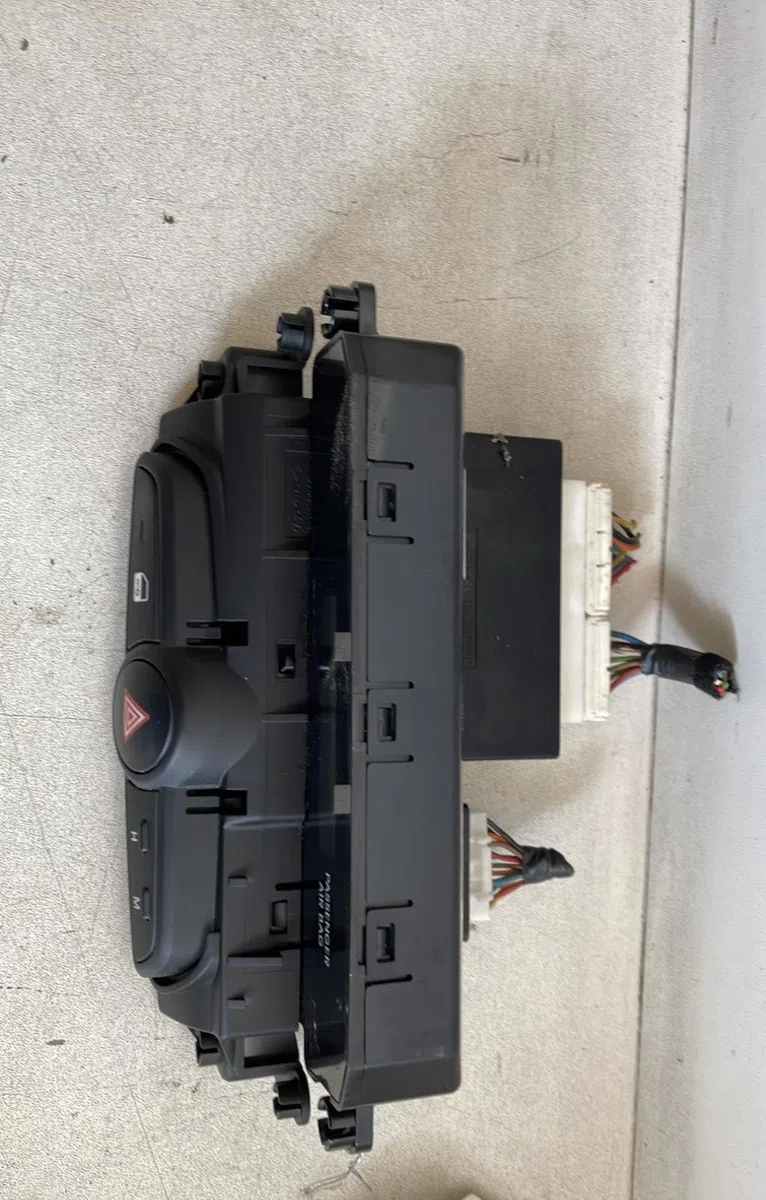 Commande toit ouvrant Hyundai Ix20 (JC) 1.6 crdi (2011-2019) occasion — photo 3
