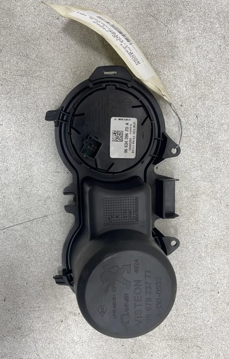 Commande toit ouvrant Peugeot 3008 Monospace (0U_) 1.6 hdi (2009-2016) 5 portes occasion — photo 2