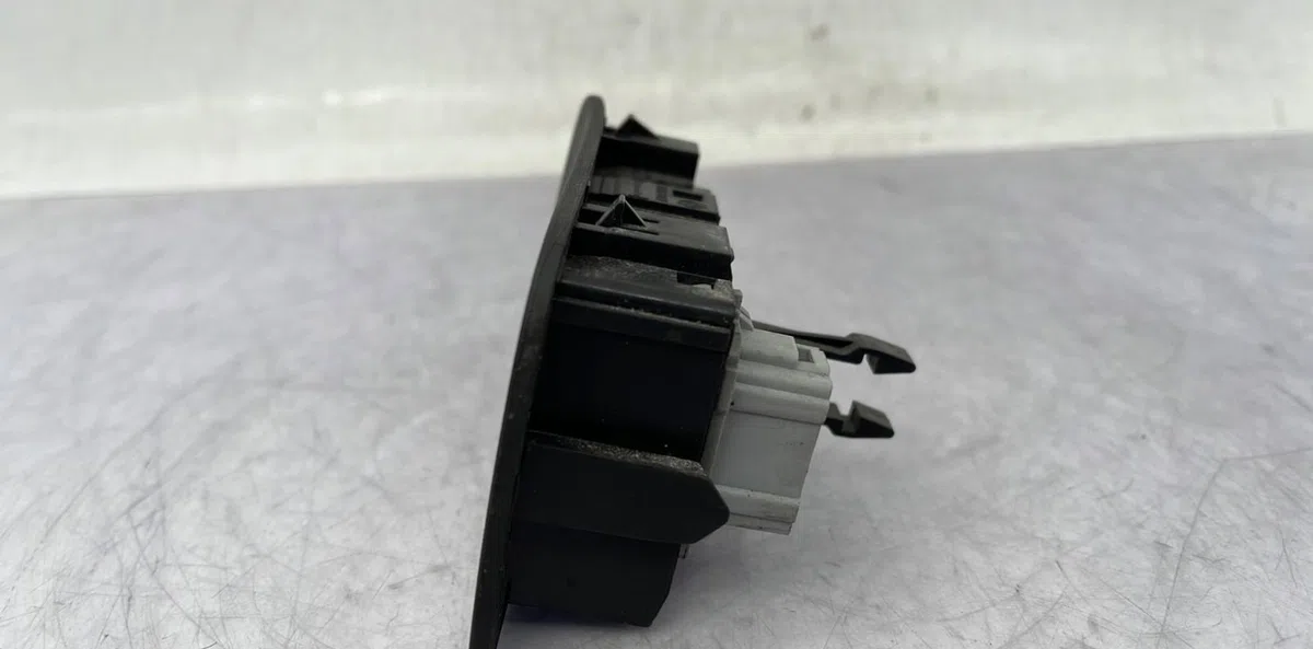 Commande toit ouvrant RENAULT KANGOO 2 PHASE 2 occasion — photo 4