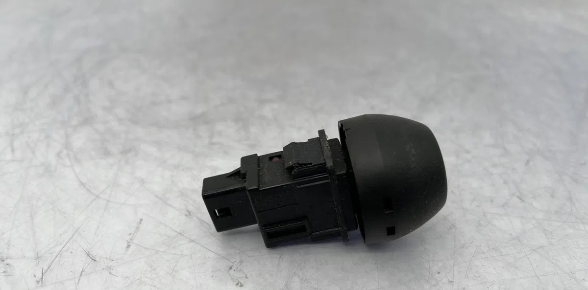 Commande toit ouvrant TOYOTA RAV4 3 PHASE 1 occasion — photo 4