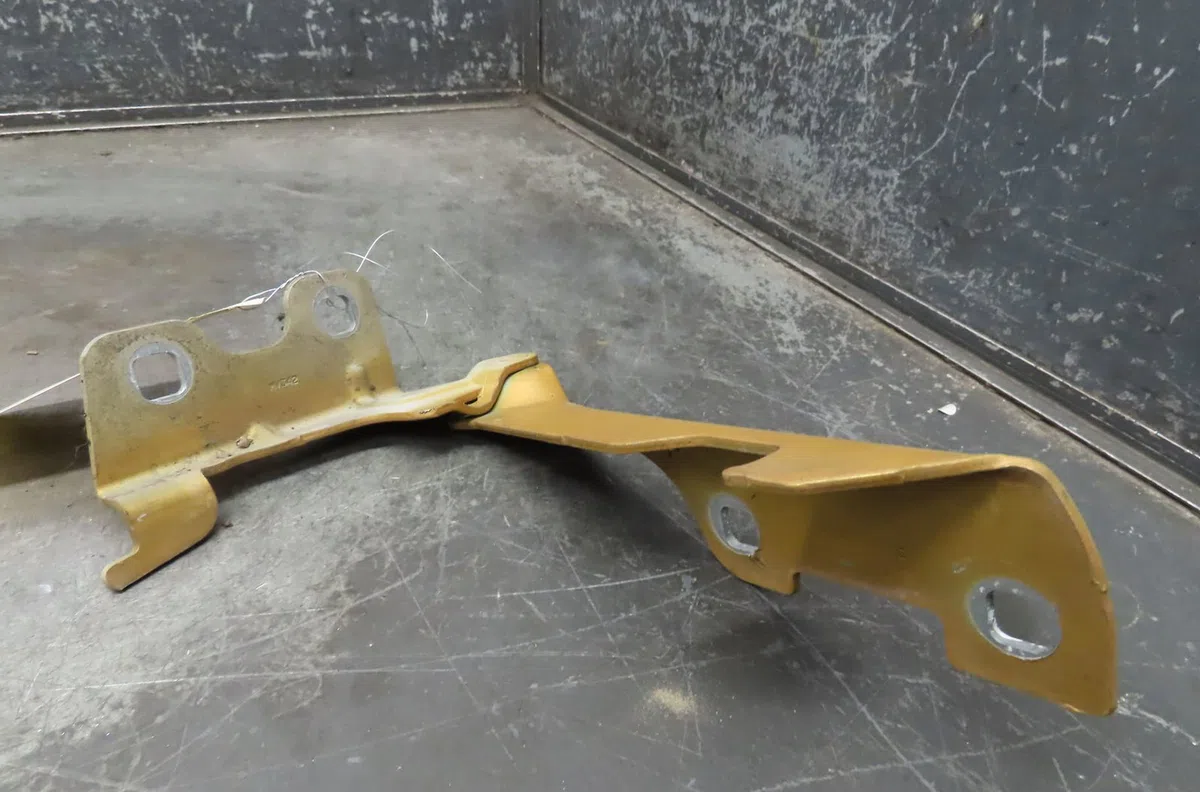 Compas d capot Renault CLIO II (BB_, CB_) 1.5 dci (b-cb07) (2001-2009) 3 portes occasion