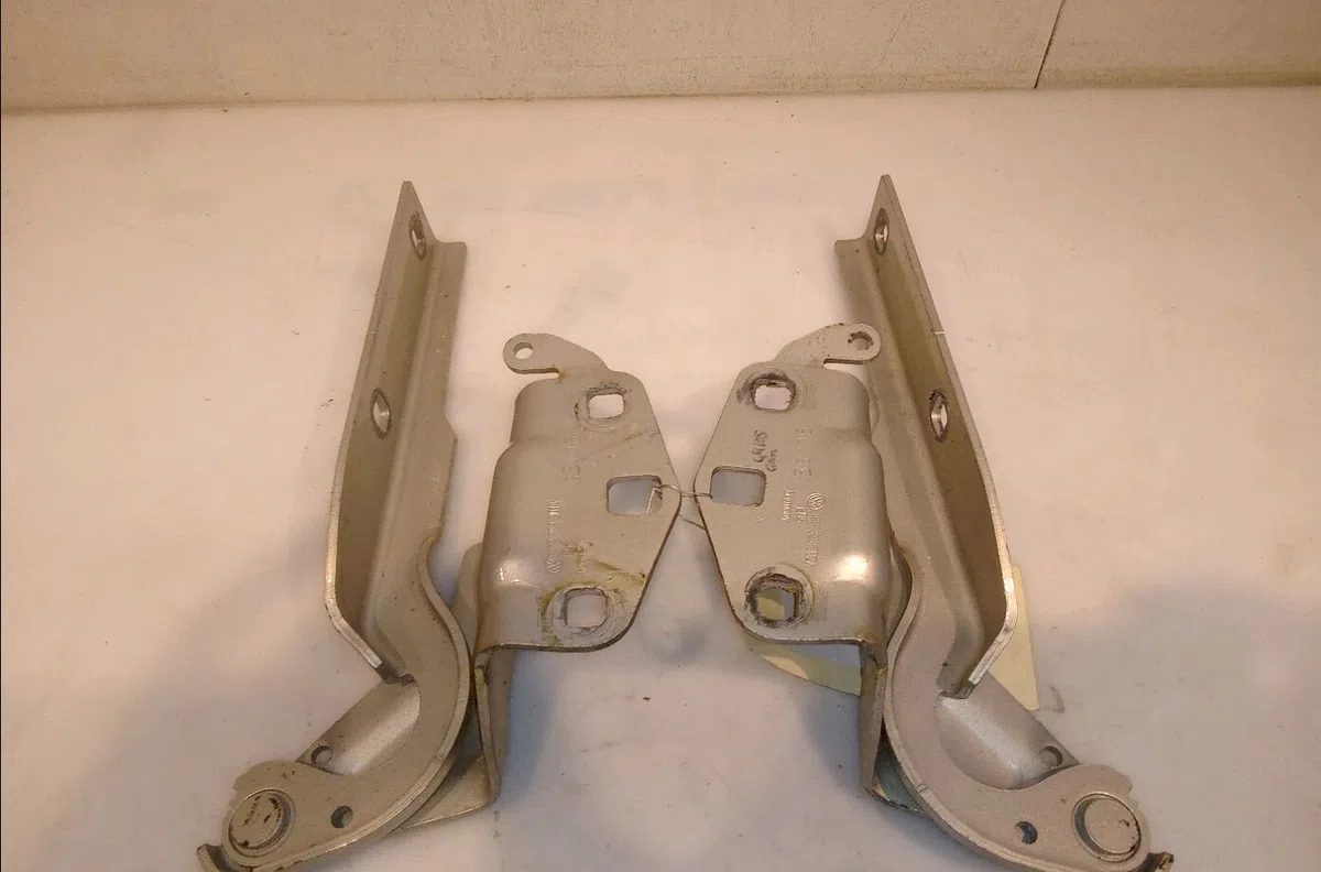 Compas d capot Volkswagen PASSAT CC B6 (357) 2.0 tdi (2008-2012) occasion