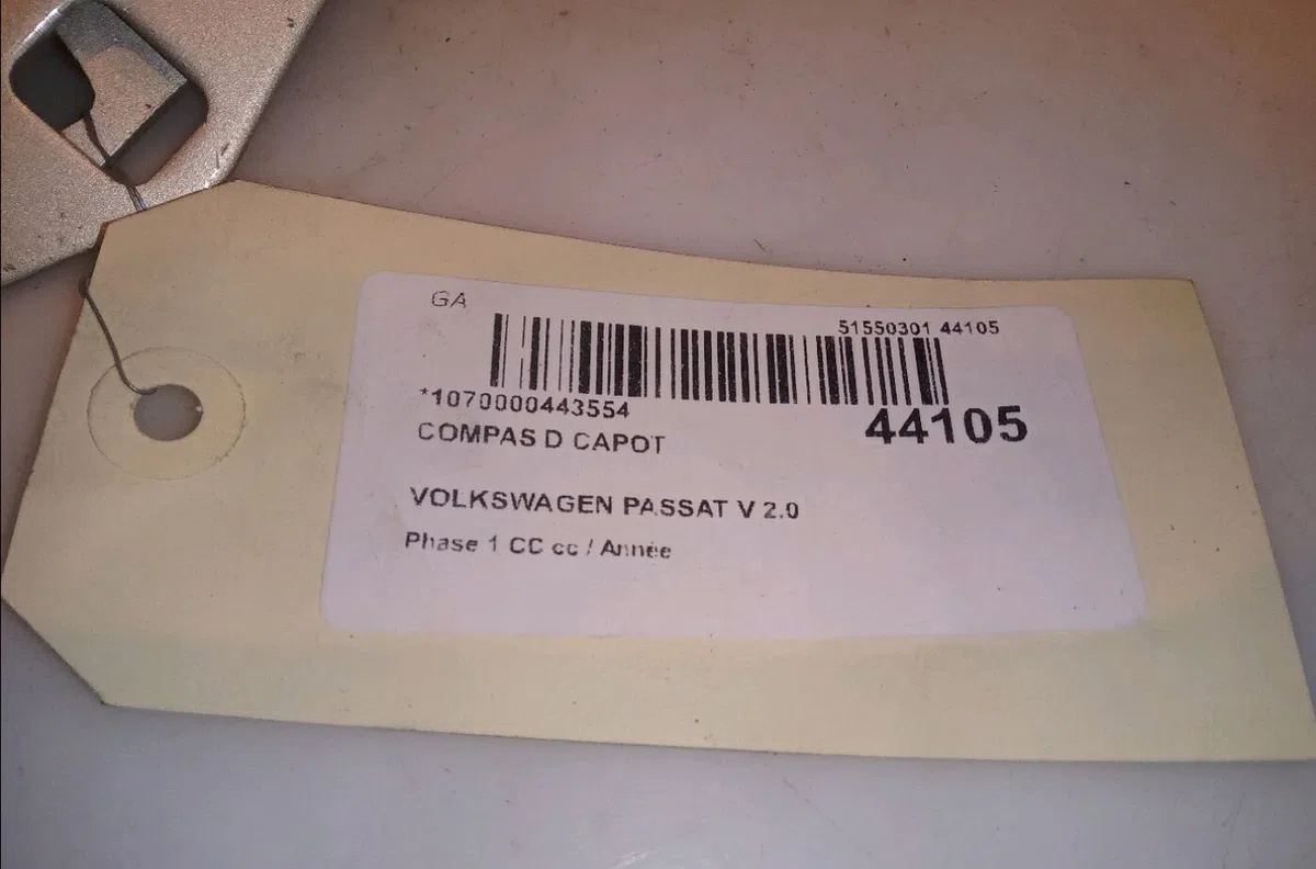 Compas d capot Volkswagen PASSAT CC B6 (357) 2.0 tdi (2008-2012) occasion