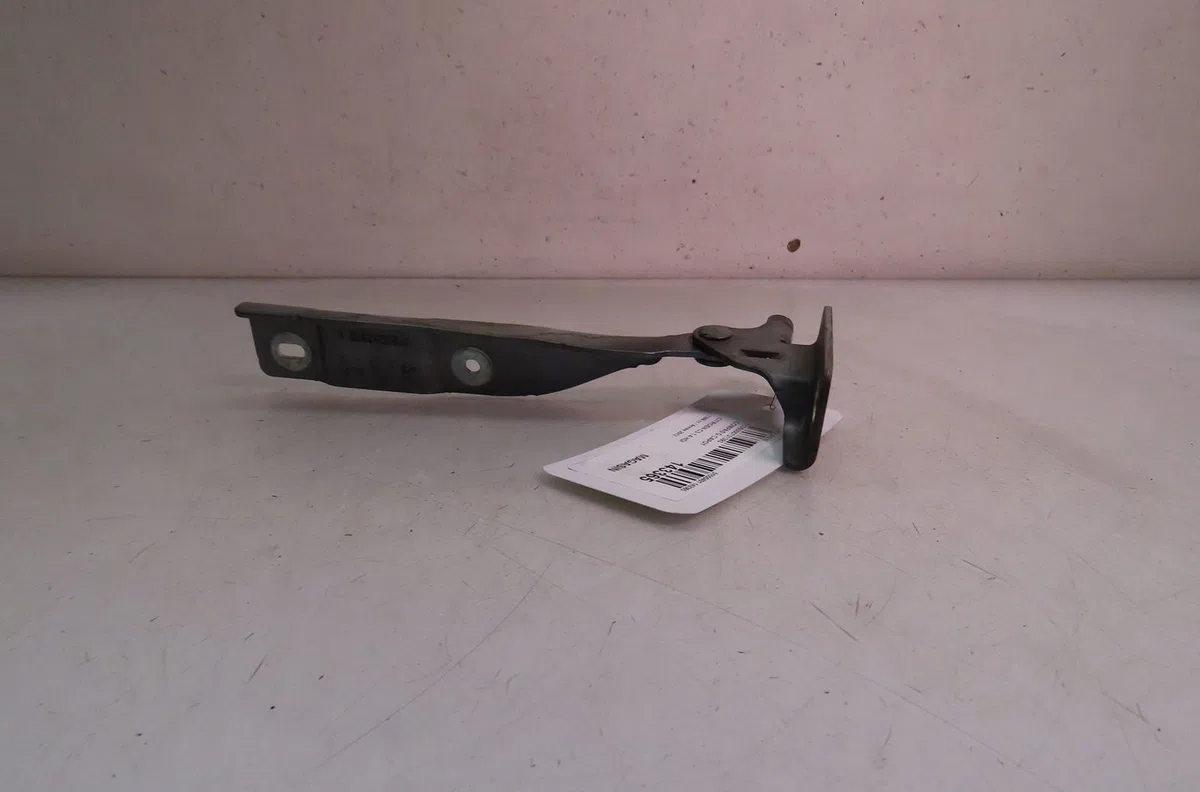Compas g capot Audi A3 Limousine (8VS, 8VM) 2.0 tdi (2013-2020) occasion