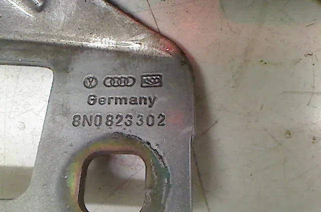 Compas g capot AUDI TT occasion