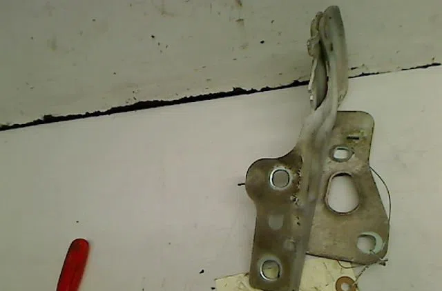 Compas g capot Seat IBIZA IV (6J5, 6P1) 1.6 tdi (2009-2015) occasion