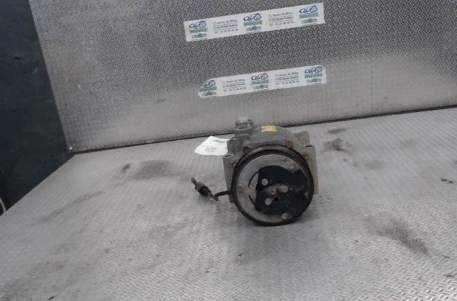 Compresseur air conditionne FORD FIESTA 6  FIESTA 6 PHASE 1 occasion