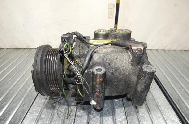 Compresseur air conditionne FORD FOCUS 1 BREAK occasion — photo 2