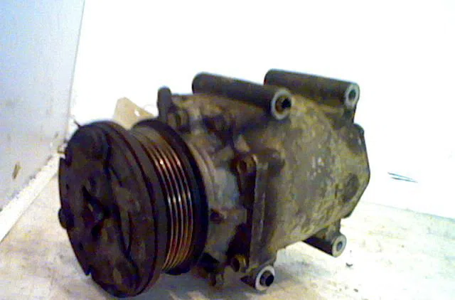 Compresseur air conditionne FORD FOCUS I 2003 occasion — photo 2