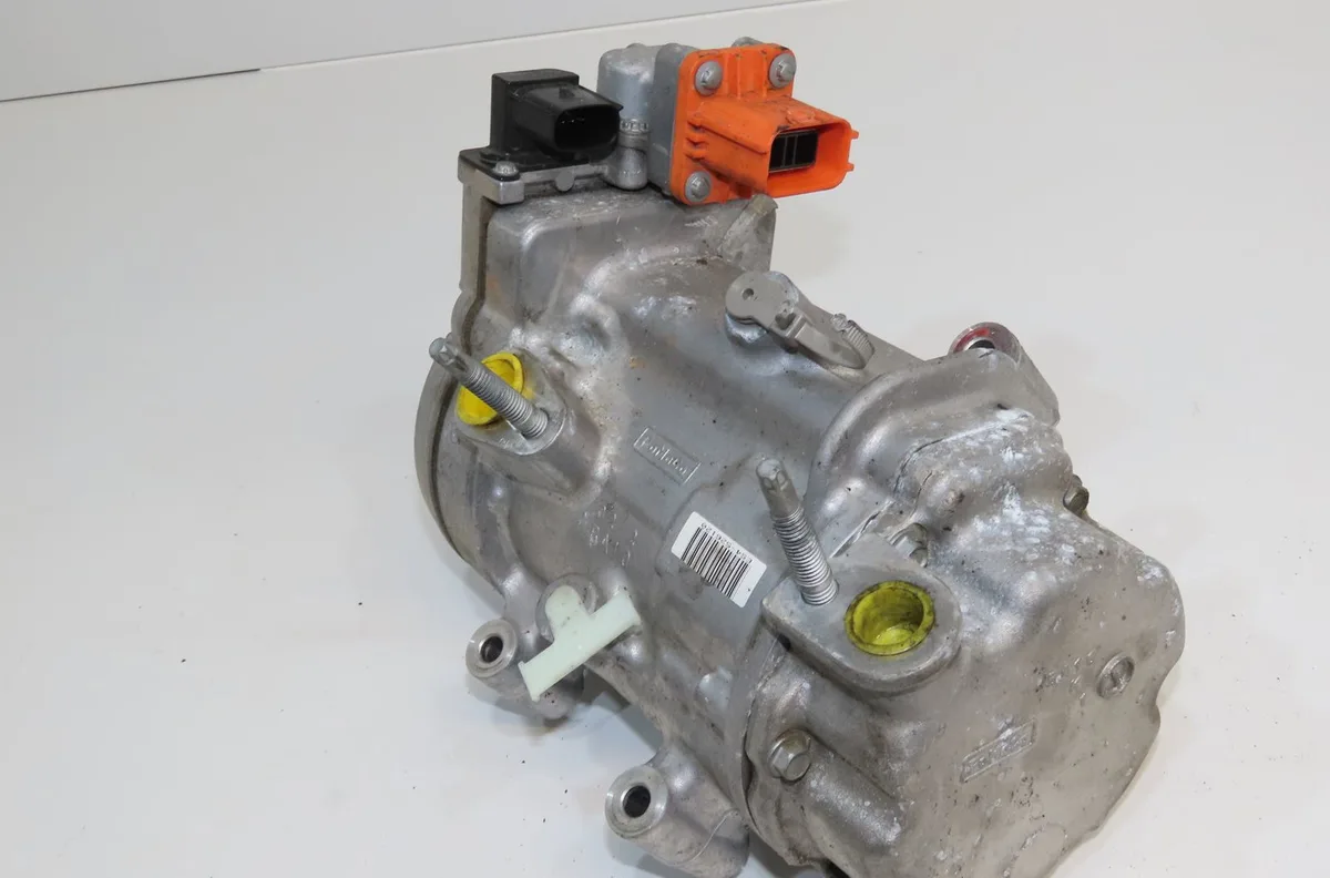 Compresseur air conditionne Ford KUGA III (DFK) 2.5 hybrid flex (2023) occasion
