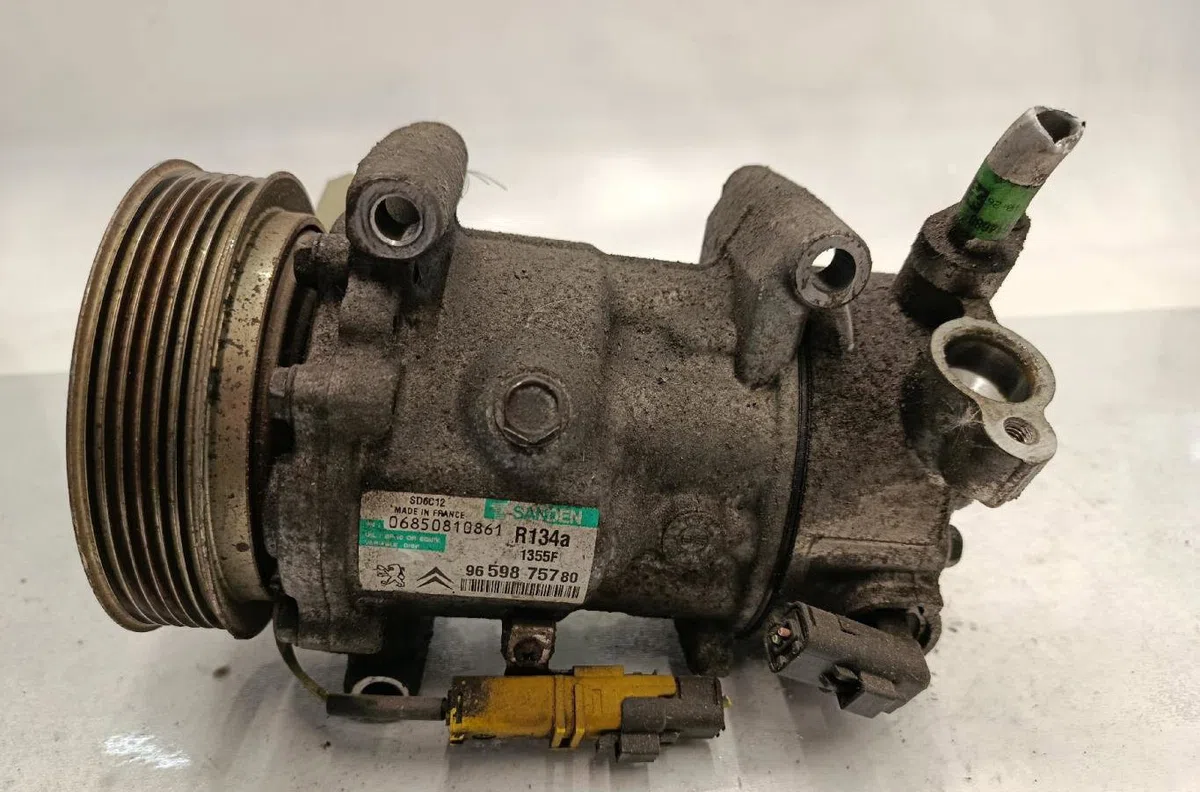Compresseur air conditionne PEUGEOT 207 PHASE 1 occasion — photo 3