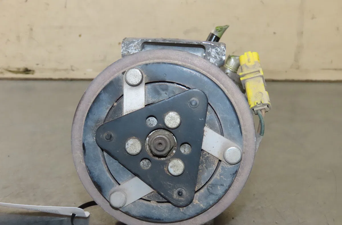 Compresseur air conditionne Peugeot 307 (3A-C) 1.6 16v (2000-2007) 5 portes occasion — photo 2