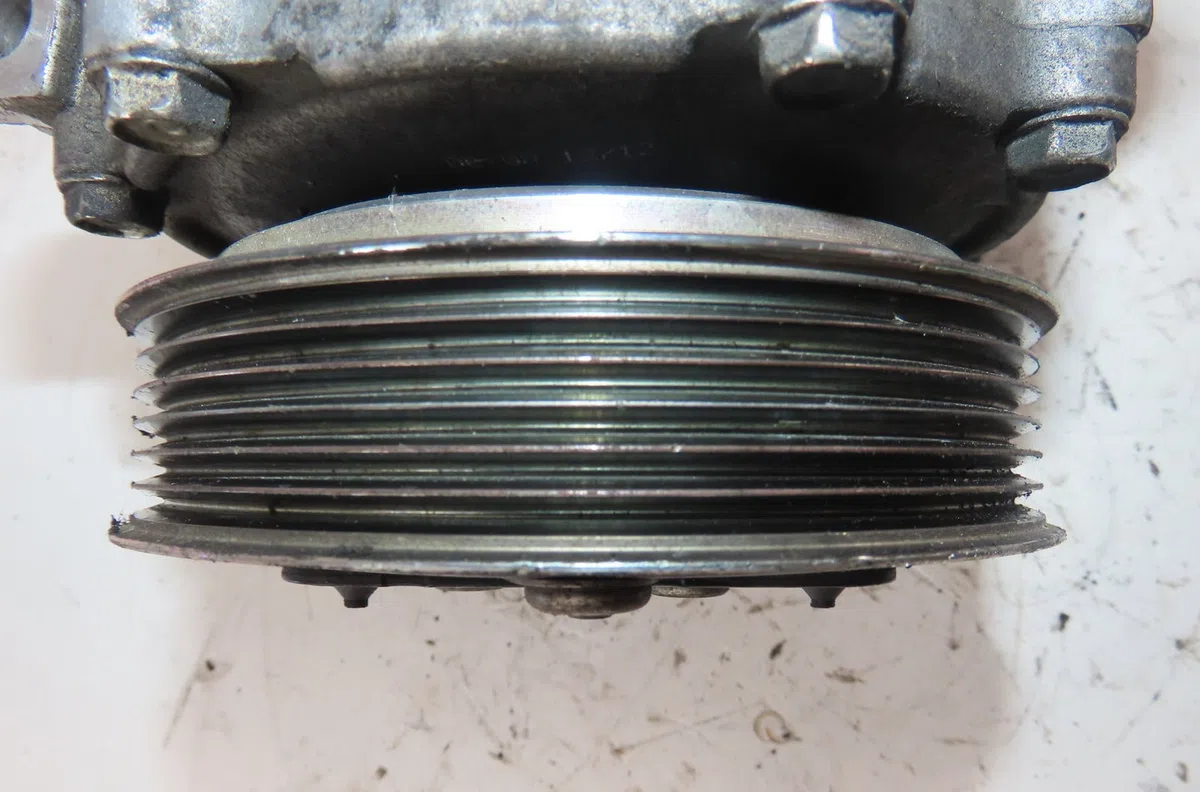 Compresseur air conditionne Peugeot 407 (6D_) 2.2 hdi 170 (6d4hth) (2006-2010) occasion — photo 4