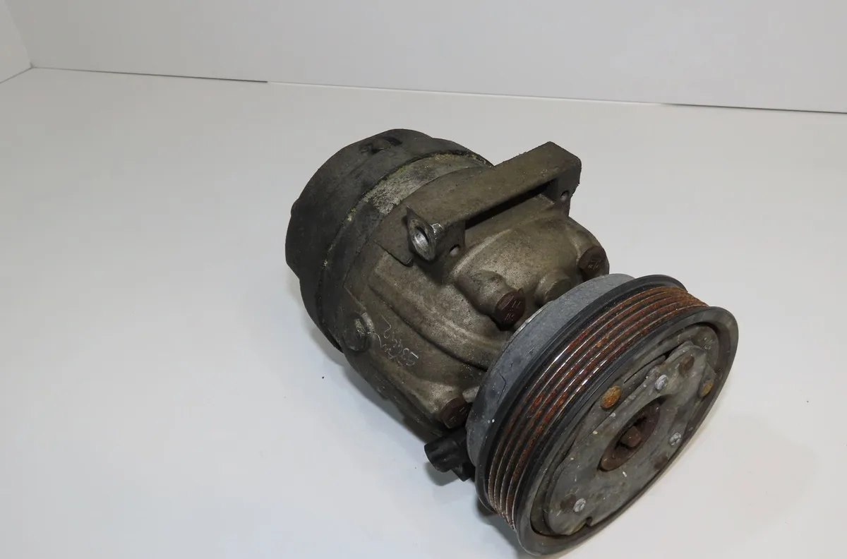 Compresseur air conditionne Renault MEGANE I Break (KA0-1_) 1.6 16v (ka0b, ka04, ka11) (1999-2003) occasion