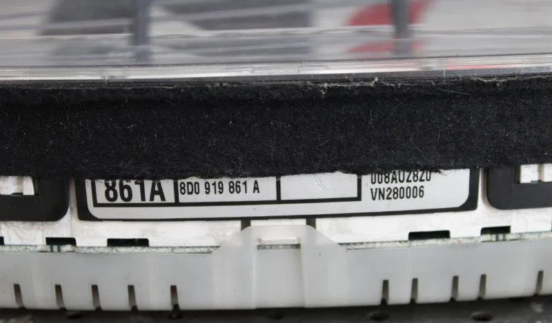 Compteur AUDI A4 1 PHASE 1 occasion — photo 3