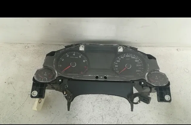 Compteur Audi A8 D3 (4E2, 4E8) 4.2 fsi quattro (2006-2010) occasion