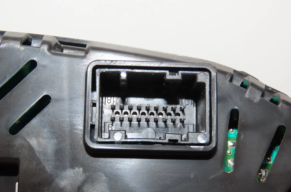 Compteur Iveco DAILY VI Camion plate-forme-Châssis 35s18, 35c18, 40c18, 50c18, 60c18, 65c18, 70c18 (2016) occasion