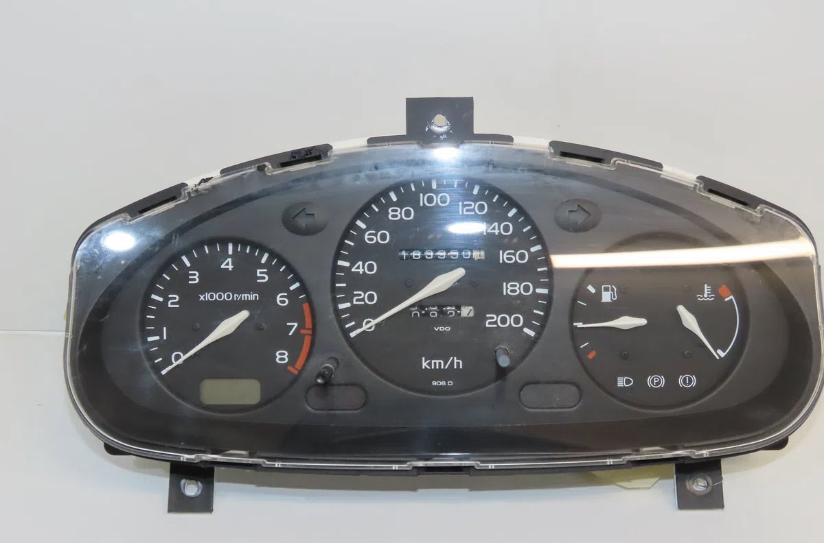 Compteur Nissan MICRA II (K11) 1.3 i 16v (1992-2000) occasion — photo 2