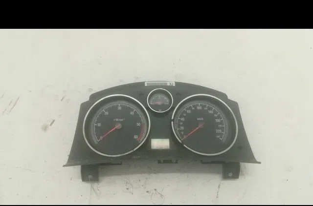 Compteur Opel ASTRA H GTC (A04) 1.9 cdti (l08) (2005-2010) occasion