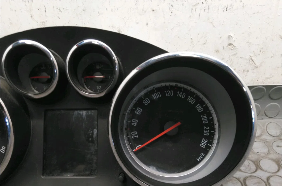 Compteur Opel ASTRA J Sports Tourer (P10) 1.7 cdti (35) (2010-2015) occasion