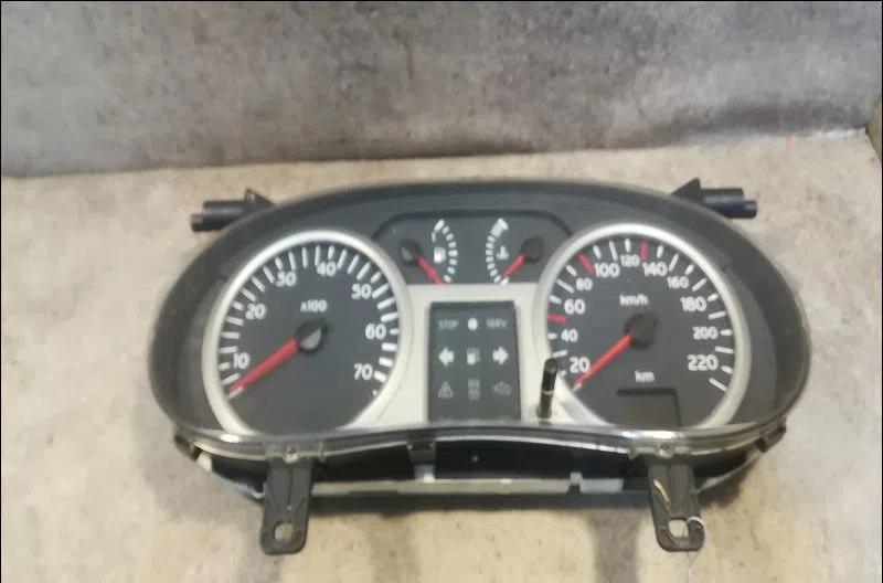 Compteur Renault CLIO II (BB_, CB_) 1.5 dci (b-cb08) (2001-2005) 5 portes occasion