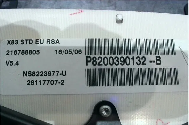 Compteur Renault TRAFIC II Autobus-Autocar (JL) 1.9 dci 80 (jl0b) (2001-2006) occasion