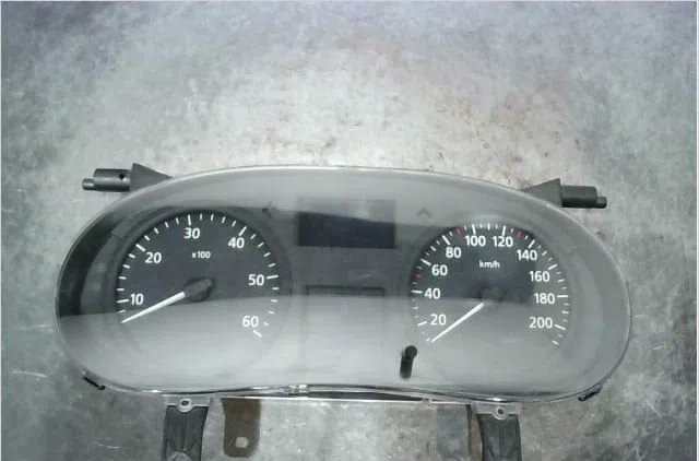 Compteur Renault TRAFIC II Autobus-Autocar (JL) 1.9 dci 80 (jl0b) (2001-2006) occasion